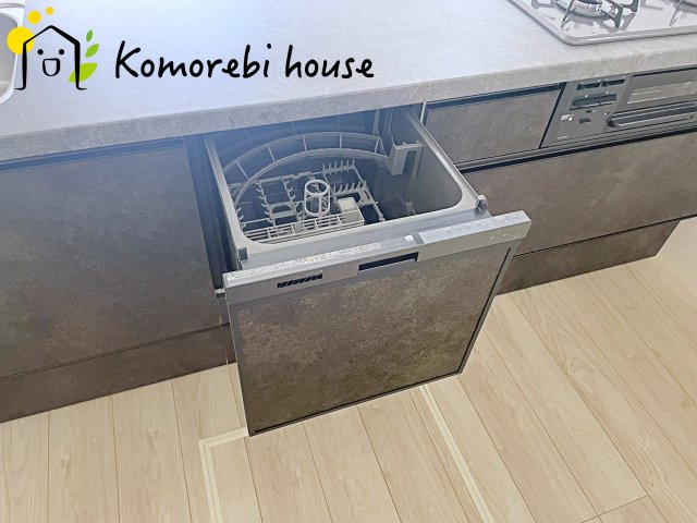 さいたま市見沼区南中丸　17期　新築一戸建て　KEIAI GRACE　02のキッチン|コンパクトなキッチンで掃除もラクラク