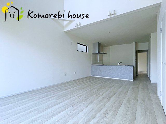さいたま市見沼区南中丸　17期　新築一戸建て　KEIAI GRACE　02の居間・リビング|26.7.9撮影済み