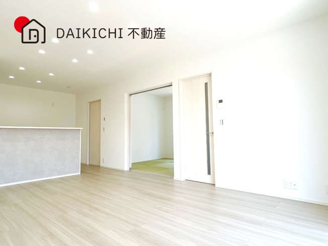 【居間・リビング】 | 羽生市大字上岩瀬　新築戸建　全12棟　5号棟