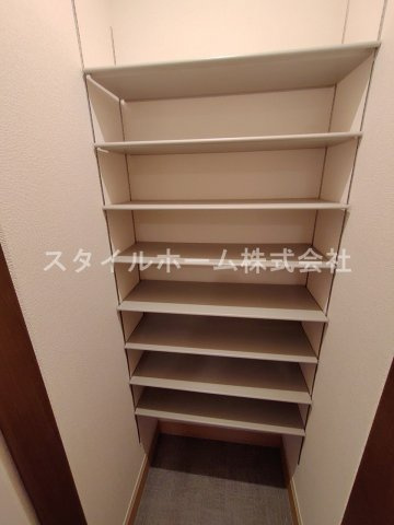 ソレーユ野路の収納|同建物内別部屋の写真です。