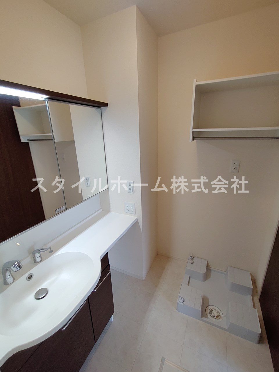 ソレーユ野路の洗面所|同建物内別部屋の写真です。