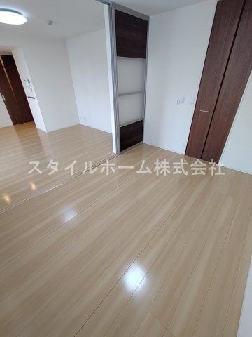 ソレーユ野路の居間・リビング|同建物内別部屋の写真です。
