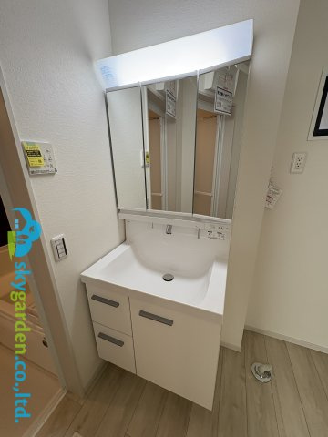 藤沢市石川２期　新築戸建　全３棟２号棟の独立洗面台|独立洗面化粧台付き