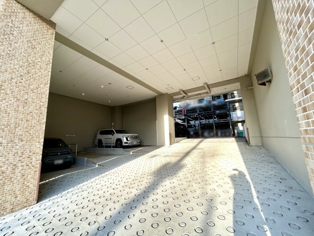 Brillia神戸学園都市の駐車場