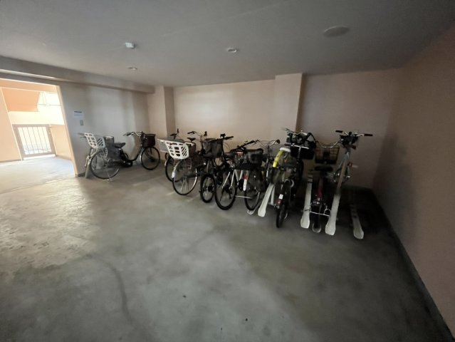 【駐車場】