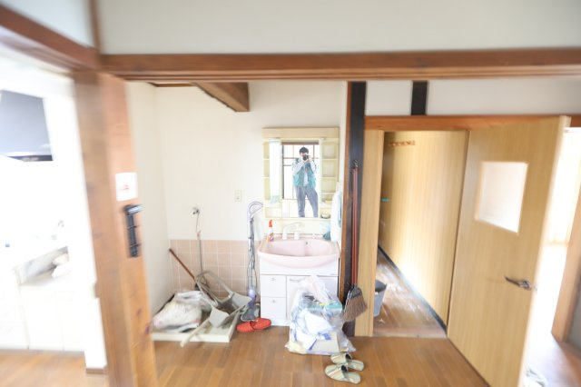 安富町名坂古民家の独立洗面台|独立洗面台です