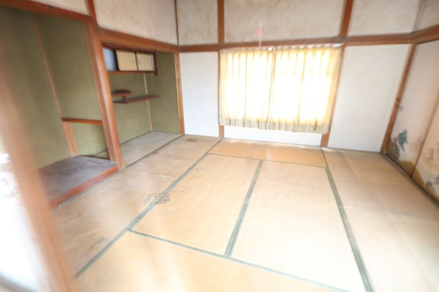 安富町名坂古民家の和室|フローリングだけでなく、和室もあります