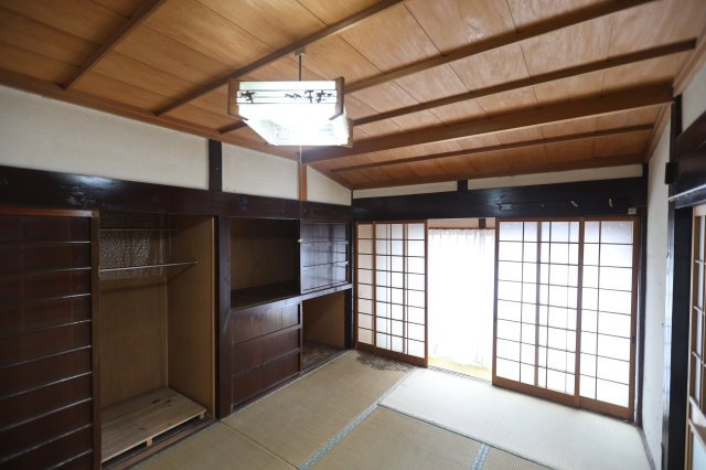 安富町名坂古民家の和室|明るい和室です