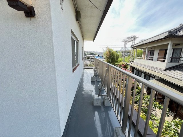 三日市町貸戸建のバルコニー