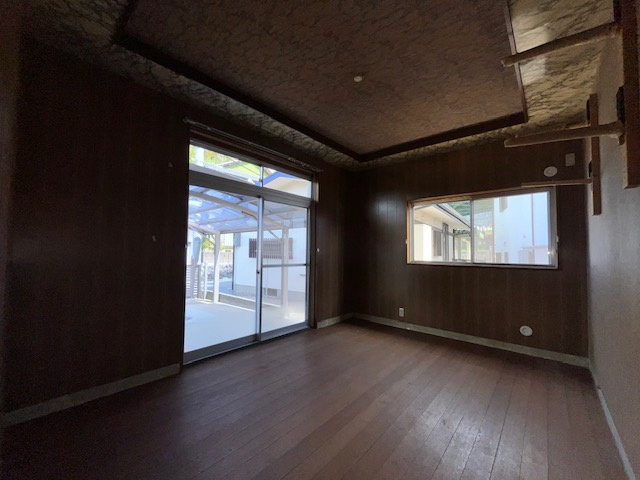 三日市町貸戸建の洋室