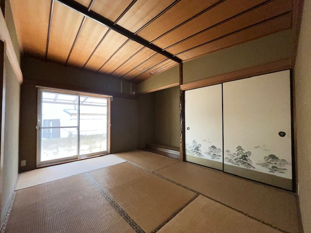 三日市町貸戸建の和室