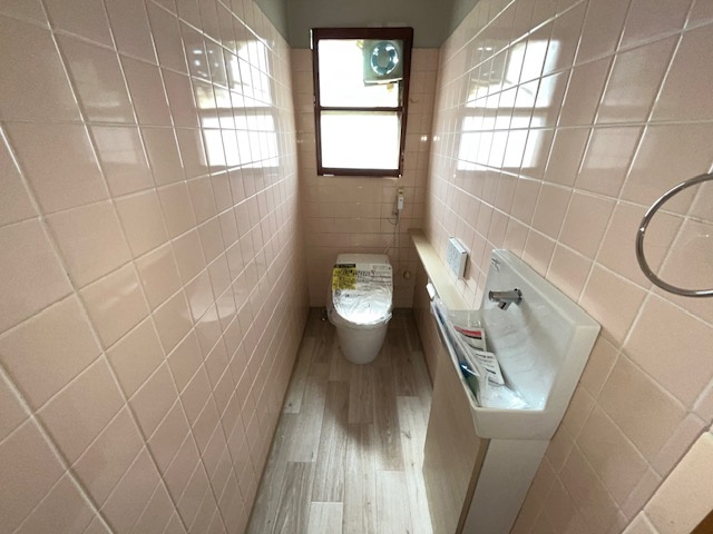 三日市町貸戸建のトイレ