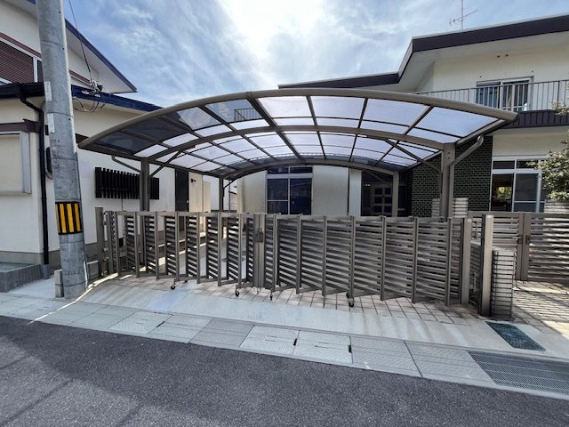 三日市町貸戸建の駐車場