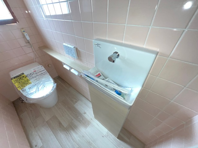 三日市町貸戸建のトイレ