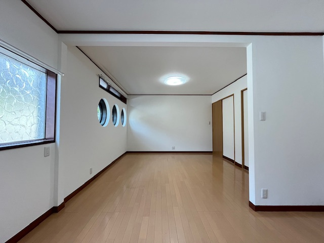 三日市町貸戸建の居間・リビング