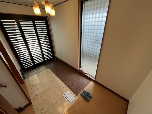 三日市町貸戸建の玄関