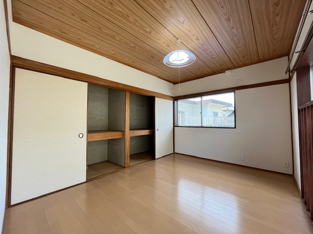 三日市町貸戸建の寝室