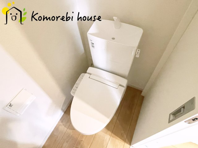 さいたま市見沼区南中丸　17期　新築一戸建て　KEIAI GRACE　03のトイレ|清潔感のあるトイレです