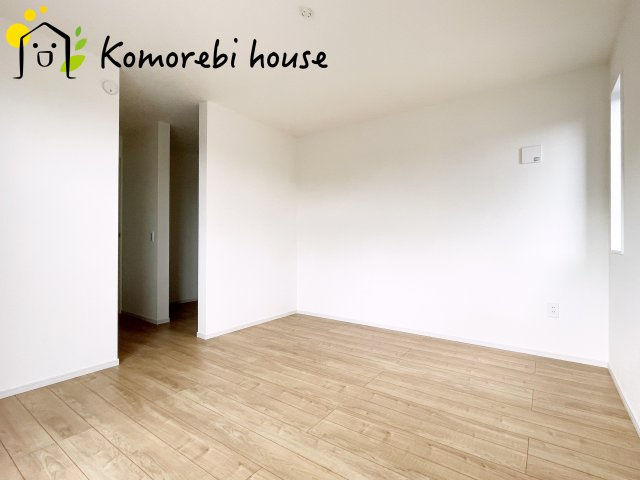 さいたま市見沼区南中丸　17期　新築一戸建て　KEIAI GRACE　03の寝室|開放的な寝室です
