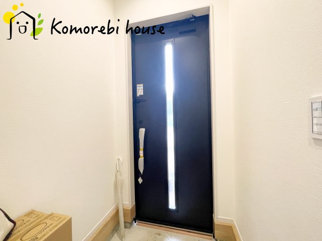 さいたま市見沼区南中丸　17期　新築一戸建て　KEIAI GRACE　03の玄関|落ち着いた玄関です