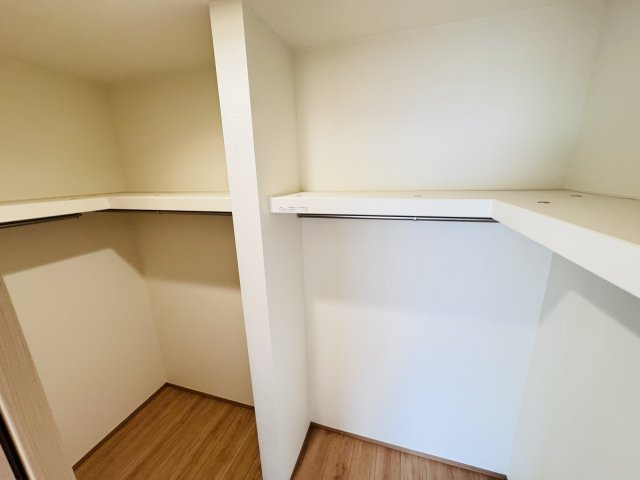 松戸市新松戸６丁目新築戸建【新松戸南小学校：4分】の収納|7.87帖寝室・ウォークインクローゼット