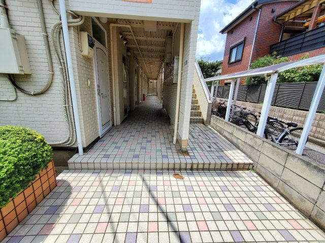 メゾンマロニエのエントランス