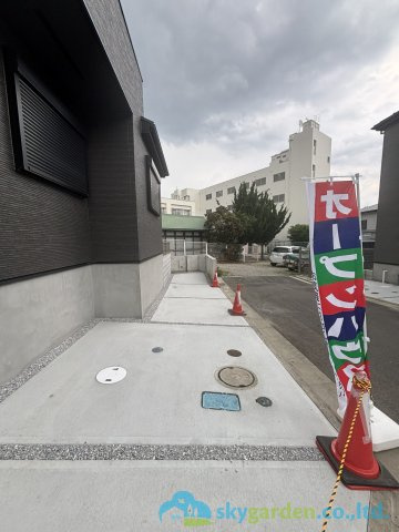 秦野市戸川第3　新築戸建　全5棟2号棟の駐車場