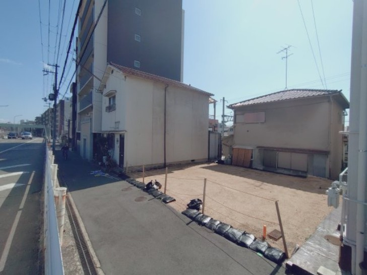本山北町　ロードサイド土地の前面道路含む現地写真