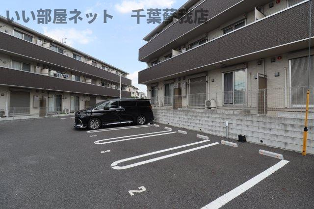 クレシェンテの駐車場|駐車場に車を止められます