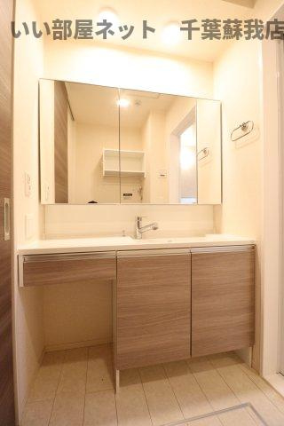 クレシェンテの洗面所|朝の準備に活躍する、洗髪洗面化粧台！