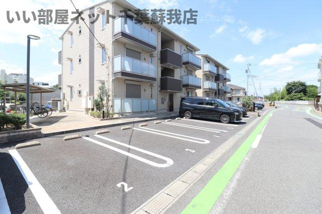 La Crece Kの駐車場|駐車場があるので、車を買う予定の方も安心です
