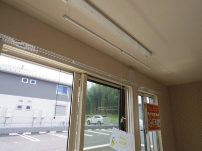 【設備】 | コーポファミーユM・N・O | 室内物干し（雨の日などに重宝します）