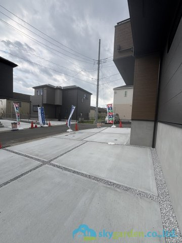 秦野市戸川第3　新築戸建　全5号棟1号棟の駐車場