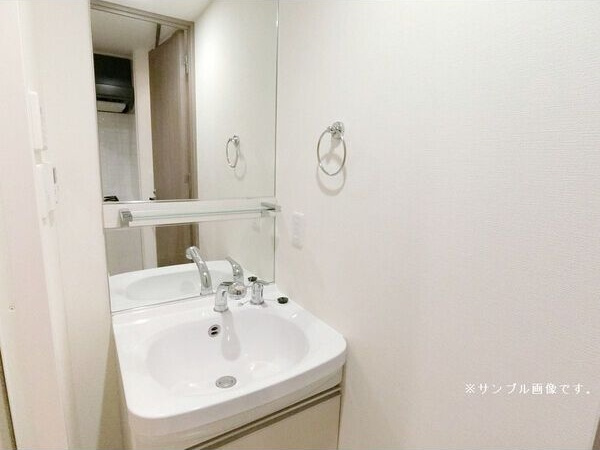 プレサンス名古屋STATIONルミアスの洗面所