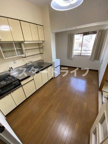 大阪市淀川区東三国２丁目の賃貸マンションの居間・リビング|参考写真