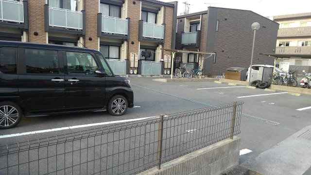 レオネクストポムールⅡのその他|駐車場完備