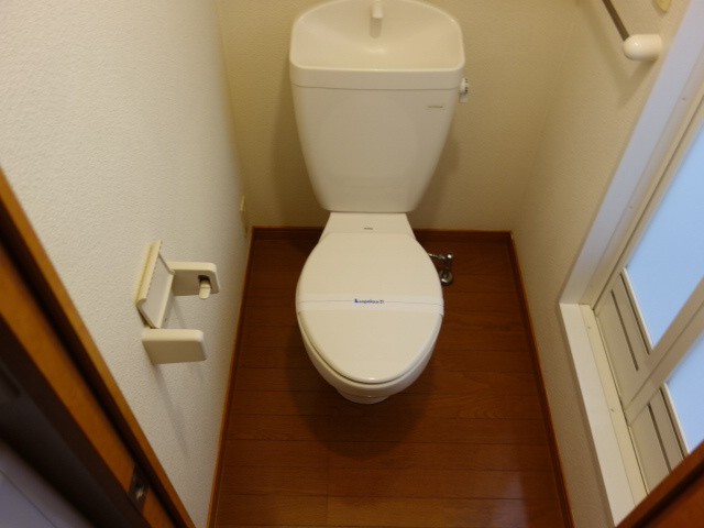 明石市松江のアパートのトイレ