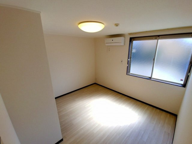 明石市二見町福里のアパートの居間・リビング|※号室により家具あり、なしが御座います。