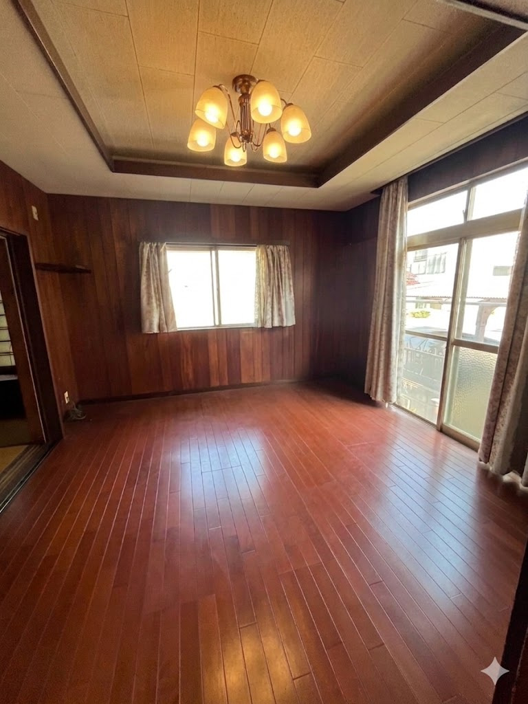 足利市伊勢町中古戸建の居間・リビング