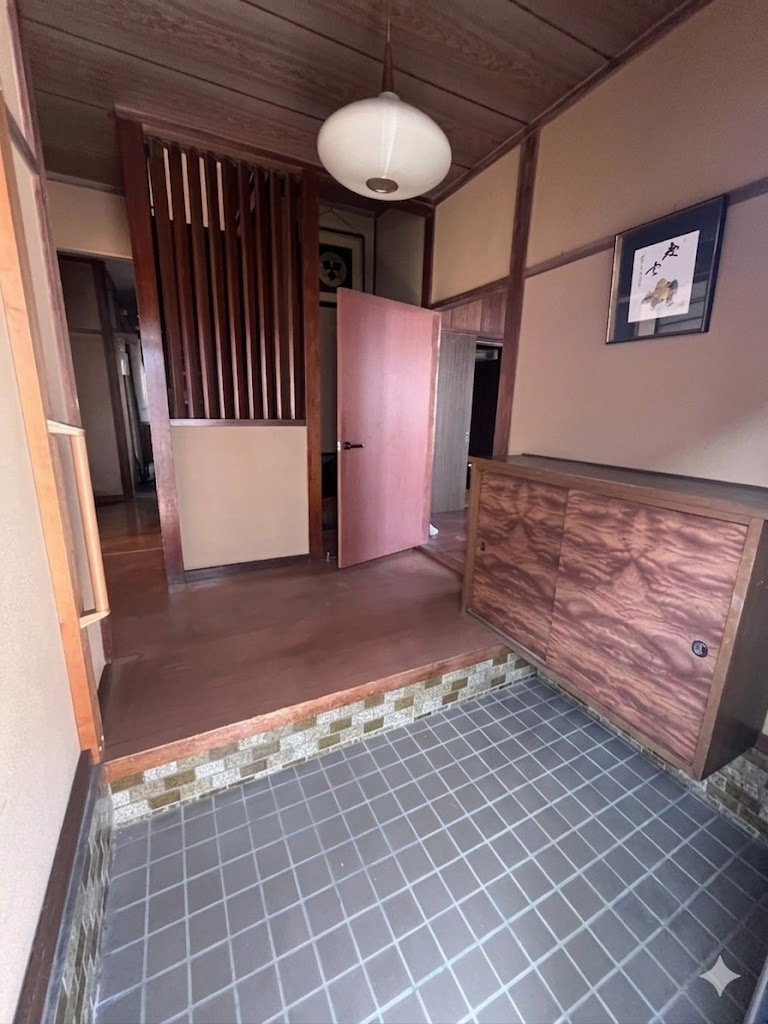 足利市伊勢町中古戸建の玄関