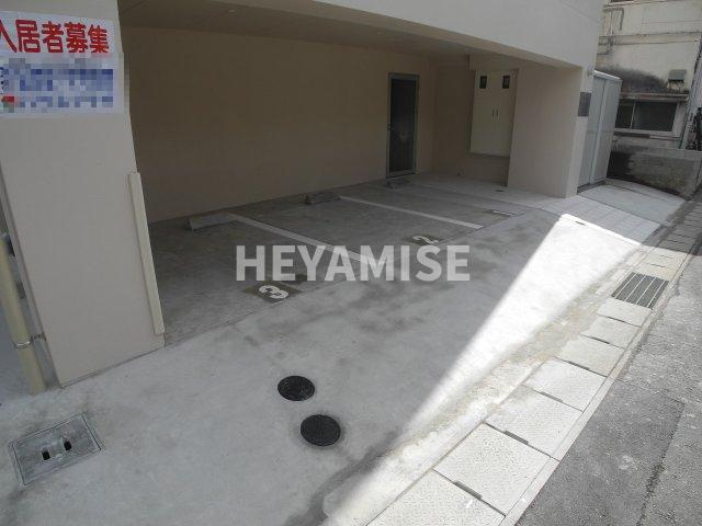 フューチャー若葉町の駐車場
