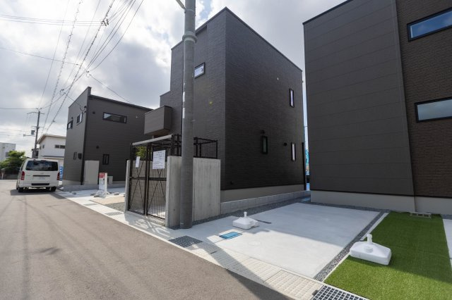 新築戸建　太子町鵤の前面道路含む現地写真