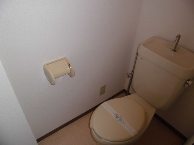 ラグラシューズ田代　C棟のトイレ