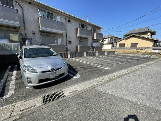 レセンテ中央の駐車場