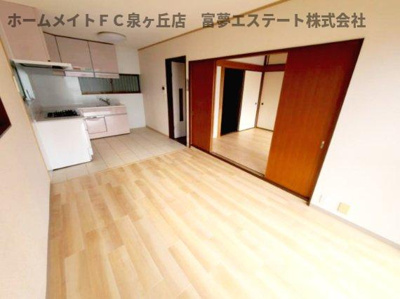 【居間・リビング】 | 高倉台2丁戸建賃貸