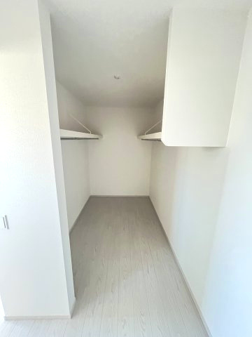【収納】 | 福岡市西区千里5期　1号棟（全1棟）【仲介手数料無料・0円】 | 現地写真。ウォークインクローゼットです。