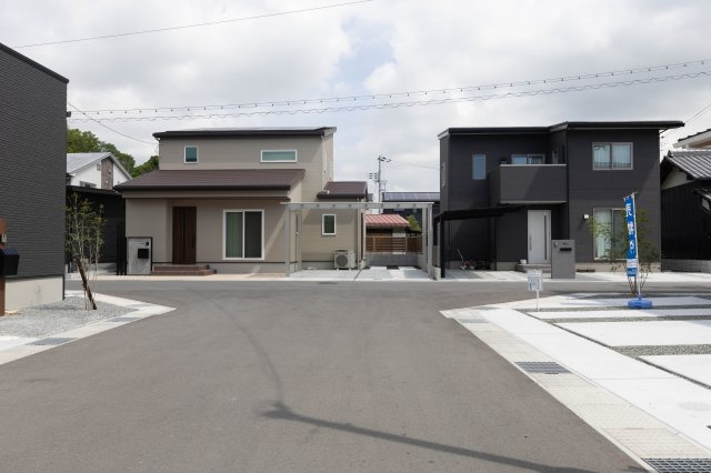 新築戸建　太子町鵤の前面道路含む現地写真