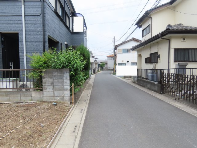 鶴ヶ島市下新田売地の前面道路含む現地写真