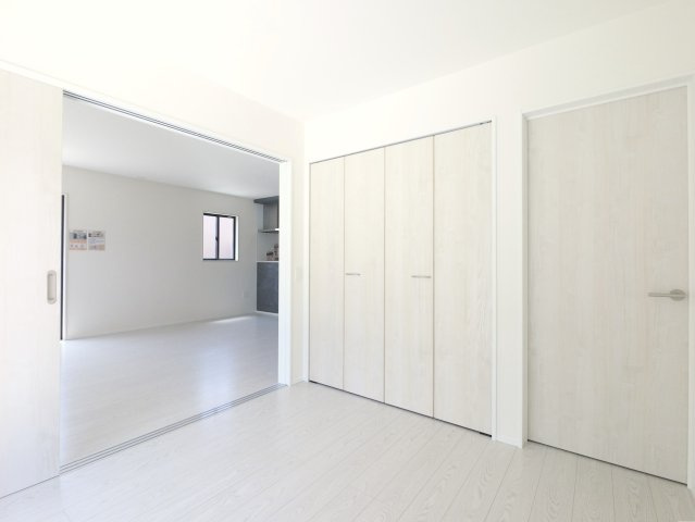 鳥栖市姫方町5期　1号棟の洋室|明るい洋室です