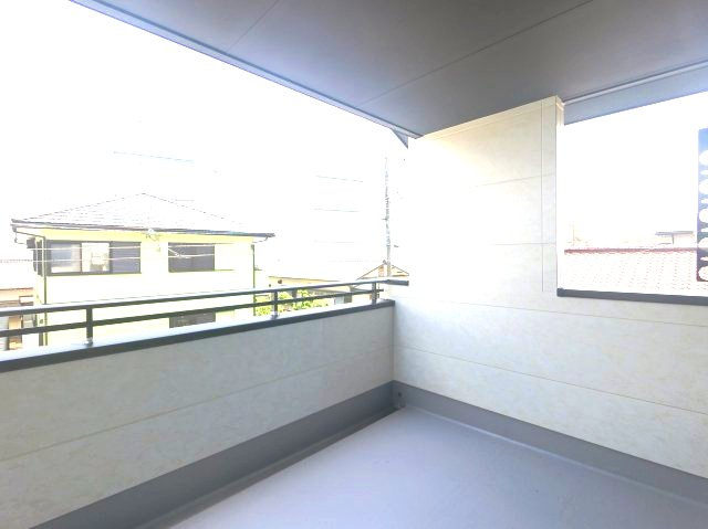 鳥栖市姫方町5期　1号棟のバルコニー|暖かな日差しのふりそそぐバルコニー